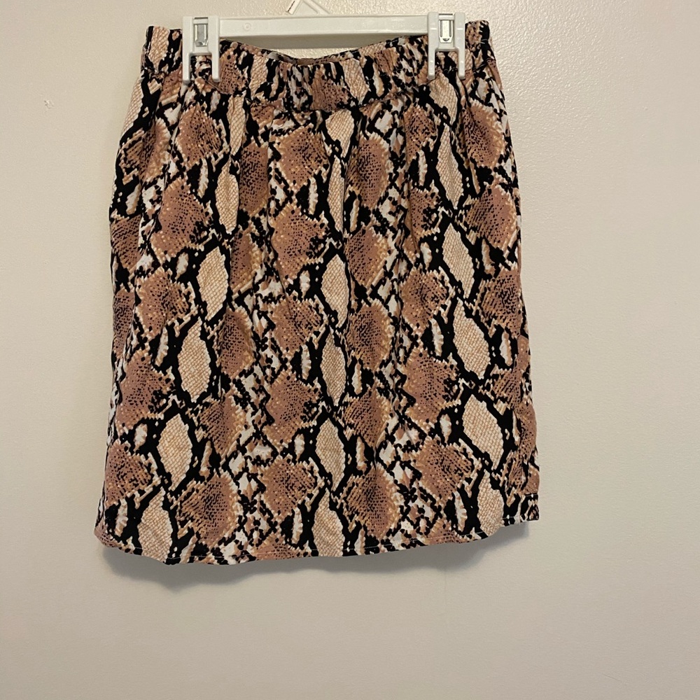 NWT Miami SNAKESKIN BUTTON DETAIL SKIRT - Picture 3 of 4